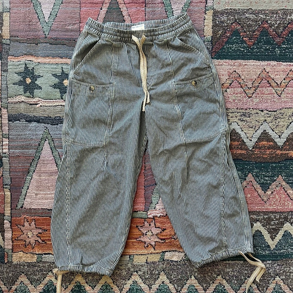 we the free by free people // bright-eyed low slung pull-on jeans // size L //